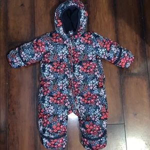 GAP SNOWSUIT 0-6 Month